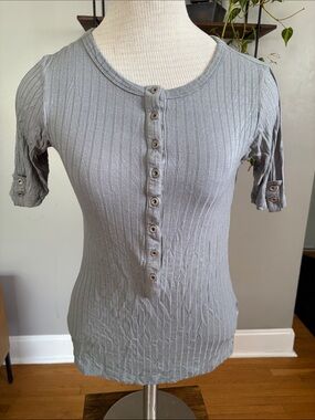 Tommy Hilfiger Light Gray Ribbed Button-Front Short Sleeve Tee